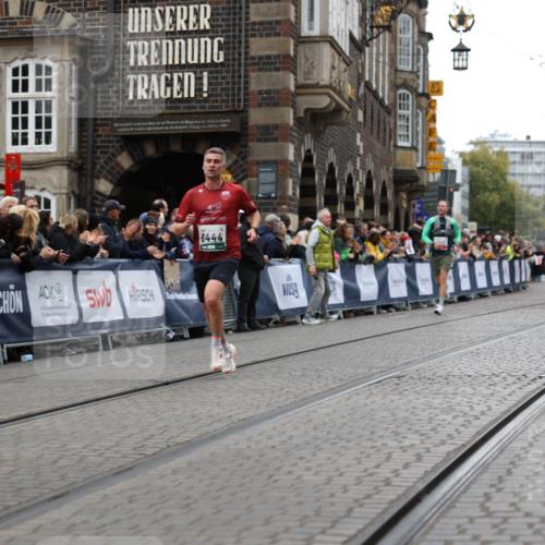 05.10.2025 - 20. swb-Marathon Bremen Yannick Fuchs http://msf.ph/oto/9281574 05.10.2025 12:55:27 Ziel 235, 474, 2132, 6444, 7213, 7883 meine-sportfotos.de