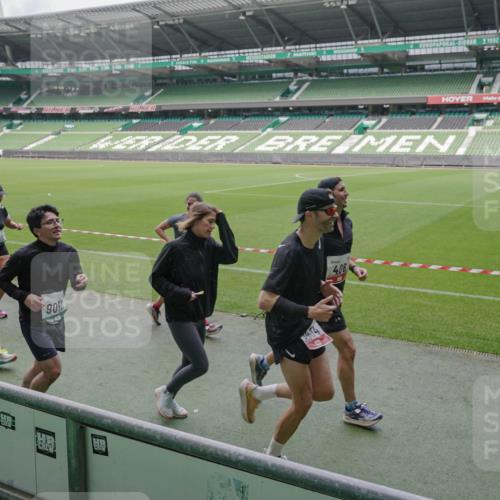 05.10.2025 - 20. swb-Marathon Bremen Michael Burmester http://msf.ph/oto/9281584 05.10.2025 13:05:05 Laufen im Stadion 190, 199, 406, 421, 490, 607, 678, 712, 858, 924, 1012, 1061, 1132, 1228, 1404, 1455, 1480, 1545, 1746, 1765, 1834, 1840, 1867, 1990, 2009, 2058, 2086, 2190, 2399, 2536, 2584, 2604, 2664, 2785, 2802, 2901, 2935, 2989, 3008, 3025, 3049, 3216, 3378, 3380, 3413, 3433, 3445, 3483, 3561, 3658, 3799, 3901, 4001, 4055, 4187, 4207, 4241, 4244, 4326, 4332, 4376, 4501, 4627, 4634, 4665, 4671, 4838, 4855, 4858, 4892, 5082, 5247, 5286, 5295, 5382, 5446, 5464, 5614, 5904, 6283 meine-sportfotos.de