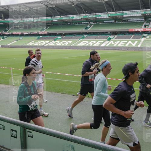 05.10.2025 - 20. swb-Marathon Bremen Michael Burmester http://msf.ph/oto/9281634 05.10.2025 13:05:08 Laufen im Stadion 190, 199, 406, 421, 490, 678, 712, 858, 924, 1061, 1132, 1228, 1404, 1455, 1480, 1545, 1746, 1765, 1834, 1840, 1867, 1990, 2009, 2058, 2086, 2190, 2399, 2536, 2584, 2604, 2664, 2785, 2802, 2901, 2935, 2989, 3008, 3025, 3049, 3216, 3378, 3380, 3413, 3433, 3445, 3483, 3561, 3658, 3799, 3837, 3901, 4001, 4055, 4187, 4207, 4241, 4244, 4326, 4332, 4376, 4501, 4627, 4634, 4665, 4671, 4838, 4855, 4858, 4892, 4904, 5082, 5247, 5286, 5295, 5382, 5614, 5904, 6283 meine-sportfotos.de