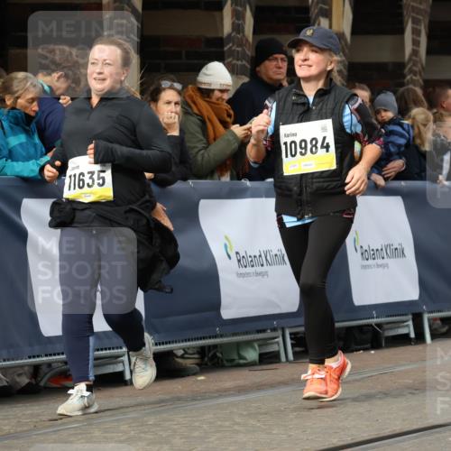 05.10.2025 - 20. swb-Marathon Bremen Strokosch-Dieckow http://msf.ph/oto/9281696 05.10.2025 11:15:07 Ziel 10647, 10984, 11107, 11293, 11635 meine-sportfotos.de