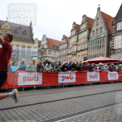 05.10.2025 - 20. swb-Marathon Bremen Yannick Fuchs http://msf.ph/oto/9281711 05.10.2025 12:55:30 Ziel 235, 474, 1443, 2132, 6444, 7883 meine-sportfotos.de