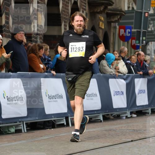 05.10.2025 - 20. swb-Marathon Bremen Strokosch-Dieckow http://msf.ph/oto/9281720 05.10.2025 11:15:10 Ziel 10647, 10984, 11293, 11635 meine-sportfotos.de