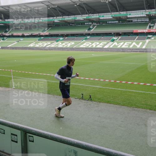 05.10.2025 - 20. swb-Marathon Bremen Michael Burmester http://msf.ph/oto/9281728 05.10.2025 13:05:17 Laufen im Stadion 190, 199, 406, 421, 520, 611, 678, 712, 804, 817, 858, 924, 1061, 1132, 1147, 1228, 1404, 1455, 1480, 1545, 1702, 1746, 1765, 1834, 1840, 1867, 1990, 2009, 2058, 2190, 2198, 2399, 2536, 2584, 2604, 2664, 2785, 2802, 2901, 2935, 3008, 3025, 3049, 3216, 3378, 3380, 3413, 3433, 3445, 3450, 3479, 3561, 3658, 3799, 3809, 3837, 4055, 4187, 4207, 4241, 4326, 4332, 4376, 4634, 4665, 4671, 4676, 4838, 4855, 4858, 4892, 4904, 5286, 5295, 5382, 5614, 5904, 6283 meine-sportfotos.de