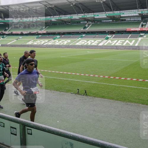 05.10.2025 - 20. swb-Marathon Bremen Michael Burmester http://msf.ph/oto/9281735 05.10.2025 13:05:19 Laufen im Stadion 190, 199, 406, 520, 611, 678, 712, 804, 817, 858, 924, 1061, 1132, 1147, 1228, 1404, 1455, 1480, 1545, 1610, 1702, 1746, 1765, 1834, 1840, 1867, 1990, 2009, 2058, 2187, 2190, 2198, 2399, 2437, 2536, 2584, 2604, 2785, 2802, 2901, 2935, 3008, 3025, 3049, 3216, 3317, 3378, 3380, 3413, 3445, 3450, 3479, 3561, 3799, 3809, 3837, 4055, 4187, 4207, 4241, 4326, 4332, 4376, 4634, 4665, 4671, 4676, 4838, 4855, 4892, 4904, 5176, 5286, 5295, 5382, 5614, 5904, 6283 meine-sportfotos.de