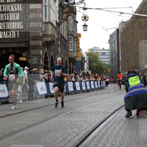 05.10.2025 - 20. swb-Marathon Bremen Yannick Fuchs http://msf.ph/oto/9281746 05.10.2025 12:55:30 Ziel 235, 474, 1443, 2132, 6444, 7883 meine-sportfotos.de