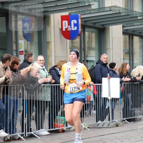 05.10.2025 - 20. swb-Marathon Bremen Strokosch-Dieckow http://msf.ph/oto/9281751 05.10.2025 11:19:29 Ziel 10677, 11216, 10677, 11216 meine-sportfotos.de
