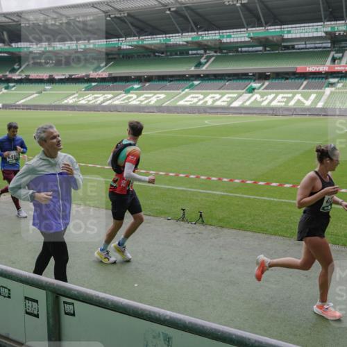 05.10.2025 - 20. swb-Marathon Bremen Michael Burmester http://msf.ph/oto/9281785 05.10.2025 13:05:23 Laufen im Stadion 190, 199, 406, 520, 611, 678, 712, 804, 817, 858, 924, 1061, 1132, 1147, 1228, 1404, 1455, 1480, 1545, 1610, 1702, 1746, 1765, 1834, 1840, 1867, 1990, 2009, 2058, 2187, 2190, 2198, 2437, 2536, 2584, 2604, 2785, 2802, 2902, 2935, 3008, 3025, 3049, 3216, 3317, 3378, 3380, 3413, 3445, 3450, 3479, 3561, 3799, 3809, 3837, 3853, 4055, 4187, 4207, 4241, 4326, 4332, 4376, 4563, 4634, 4665, 4671, 4676, 4831, 4855, 4892, 4904, 4983, 5176, 5286, 5295, 5362, 5382, 5614, 5824, 5904, 6283 meine-sportfotos.de