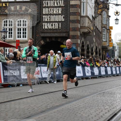 05.10.2025 - 20. swb-Marathon Bremen Yannick Fuchs http://msf.ph/oto/9281800 05.10.2025 12:55:31 Ziel 235, 474, 1443, 1912, 2132, 6444 meine-sportfotos.de