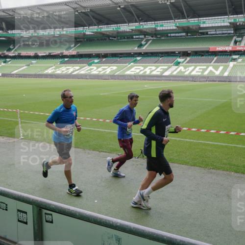 05.10.2025 - 20. swb-Marathon Bremen Michael Burmester http://msf.ph/oto/9281801 05.10.2025 13:05:24 Laufen im Stadion 190, 199, 406, 520, 611, 678, 712, 804, 817, 858, 924, 1061, 1132, 1147, 1228, 1404, 1455, 1480, 1545, 1610, 1702, 1746, 1765, 1834, 1840, 1867, 1990, 2009, 2058, 2187, 2190, 2198, 2437, 2536, 2584, 2604, 2785, 2802, 2902, 2935, 3008, 3025, 3049, 3216, 3317, 3378, 3380, 3413, 3445, 3450, 3479, 3561, 3799, 3809, 3837, 3853, 4055, 4187, 4207, 4241, 4326, 4332, 4376, 4563, 4634, 4665, 4671, 4676, 4831, 4855, 4892, 4904, 4983, 5176, 5286, 5295, 5362, 5382, 5614, 5824, 5904, 6283 meine-sportfotos.de