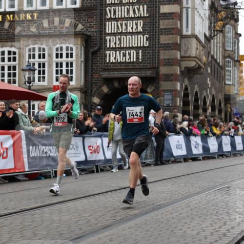 05.10.2025 - 20. swb-Marathon Bremen Yannick Fuchs http://msf.ph/oto/9281816 05.10.2025 12:55:31 Ziel 235, 474, 1443, 1912, 2132, 6444 meine-sportfotos.de