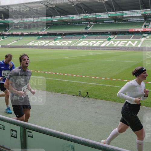 05.10.2025 - 20. swb-Marathon Bremen Michael Burmester http://msf.ph/oto/9281817 05.10.2025 13:05:26 Laufen im Stadion 190, 199, 406, 520, 611, 678, 712, 804, 817, 858, 924, 1061, 1132, 1147, 1228, 1404, 1455, 1480, 1545, 1610, 1702, 1746, 1765, 1834, 1840, 1867, 1990, 2009, 2058, 2187, 2190, 2198, 2437, 2536, 2584, 2604, 2785, 2802, 2902, 2935, 3008, 3025, 3049, 3216, 3317, 3378, 3380, 3413, 3445, 3450, 3479, 3561, 3799, 3809, 3837, 3853, 4055, 4187, 4207, 4241, 4326, 4332, 4376, 4563, 4634, 4665, 4671, 4676, 4831, 4855, 4892, 4904, 4983, 5176, 5286, 5295, 5362, 5382, 5614, 5824, 5904, 6283 meine-sportfotos.de