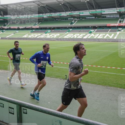 05.10.2025 - 20. swb-Marathon Bremen Michael Burmester http://msf.ph/oto/9281826 05.10.2025 13:05:27 Laufen im Stadion 190, 199, 406, 520, 611, 678, 712, 804, 817, 858, 924, 1061, 1132, 1147, 1228, 1404, 1455, 1480, 1545, 1610, 1702, 1746, 1765, 1840, 1867, 1990, 2009, 2058, 2187, 2190, 2198, 2437, 2536, 2584, 2604, 2785, 2802, 2902, 2935, 3008, 3025, 3049, 3216, 3317, 3378, 3380, 3413, 3445, 3450, 3479, 3561, 3799, 3809, 3837, 3853, 4055, 4187, 4207, 4241, 4326, 4332, 4376, 4563, 4641, 4665, 4671, 4676, 4831, 4855, 4892, 4904, 4983, 5176, 5286, 5295, 5362, 5382, 5614, 5824, 5904, 6283 meine-sportfotos.de