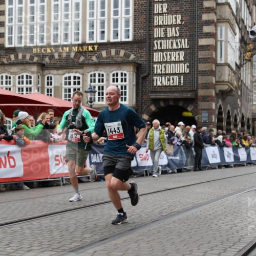 05.10.2025 - 20. swb-Marathon Bremen Yannick Fuchs http://msf.ph/oto/9281827 05.10.2025 12:55:32 Ziel 474, 1443, 1912, 2132, 6444 meine-sportfotos.de