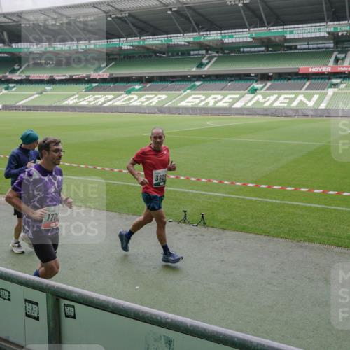 05.10.2025 - 20. swb-Marathon Bremen Michael Burmester http://msf.ph/oto/9281866 05.10.2025 13:05:32 Laufen im Stadion 190, 199, 406, 520, 611, 678, 712, 804, 817, 858, 924, 1132, 1147, 1228, 1404, 1455, 1480, 1545, 1610, 1702, 1746, 1765, 1840, 1867, 1990, 2058, 2187, 2190, 2198, 2422, 2437, 2536, 2584, 2604, 2785, 2802, 2902, 2935, 3008, 3025, 3049, 3216, 3317, 3368, 3378, 3380, 3413, 3445, 3450, 3479, 3799, 3809, 3837, 3853, 4055, 4207, 4241, 4326, 4332, 4376, 4563, 4641, 4665, 4676, 4766, 4831, 4855, 4892, 4904, 4983, 5176, 5286, 5295, 5362, 5382, 5614, 5824, 5904, 6283 meine-sportfotos.de
