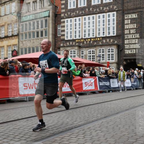 05.10.2025 - 20. swb-Marathon Bremen Yannick Fuchs http://msf.ph/oto/9281878 05.10.2025 12:55:32 Ziel 474, 1443, 1912, 2132, 6444 meine-sportfotos.de