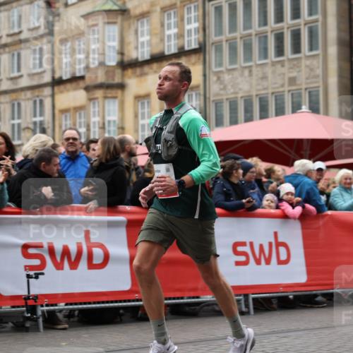 05.10.2025 - 20. swb-Marathon Bremen Yannick Fuchs http://msf.ph/oto/9281912 05.10.2025 12:55:33 Ziel 474, 1443, 1912, 2132, 6444 meine-sportfotos.de
