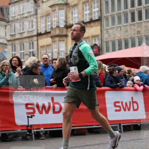 05.10.2025 - 20. swb-Marathon Bremen Yannick Fuchs http://msf.ph/oto/9281917 05.10.2025 12:55:33 Ziel 474, 1443, 1912, 2132, 6444 meine-sportfotos.de