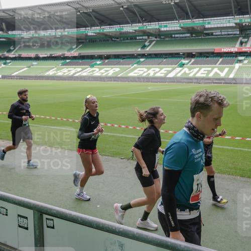 05.10.2025 - 20. swb-Marathon Bremen Michael Burmester http://msf.ph/oto/9281941 05.10.2025 13:05:39 Laufen im Stadion 190, 199, 406, 459, 520, 611, 678, 804, 817, 858, 924, 1147, 1154, 1228, 1404, 1410, 1455, 1480, 1545, 1610, 1702, 1840, 1867, 1990, 2058, 2187, 2190, 2198, 2199, 2285, 2422, 2437, 2604, 2671, 2698, 2748, 2785, 2902, 2935, 3008, 3025, 3049, 3317, 3368, 3378, 3380, 3445, 3450, 3479, 3799, 3809, 3837, 3853, 4055, 4207, 4326, 4332, 4376, 4563, 4641, 4643, 4665, 4676, 4766, 4831, 4855, 4892, 4904, 4983, 5166, 5176, 5362, 5382, 5614, 5824, 5904, 5945, 6283 meine-sportfotos.de