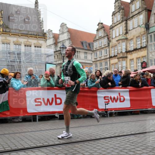 05.10.2025 - 20. swb-Marathon Bremen Yannick Fuchs http://msf.ph/oto/9281957 05.10.2025 12:55:33 Ziel 474, 1443, 1912, 2132, 6444 meine-sportfotos.de