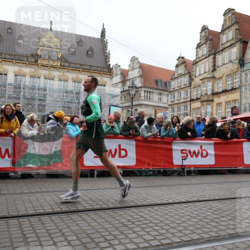 05.10.2025 - 20. swb-Marathon Bremen Yannick Fuchs http://msf.ph/oto/9281973 05.10.2025 12:55:33 Ziel 474, 1443, 1912, 2132, 6444 meine-sportfotos.de
