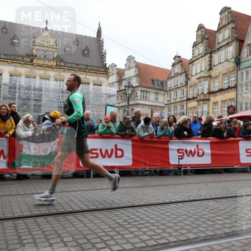 05.10.2025 - 20. swb-Marathon Bremen Yannick Fuchs http://msf.ph/oto/9281980 05.10.2025 12:55:34 Ziel 474, 1443, 1912, 2132, 6444 meine-sportfotos.de