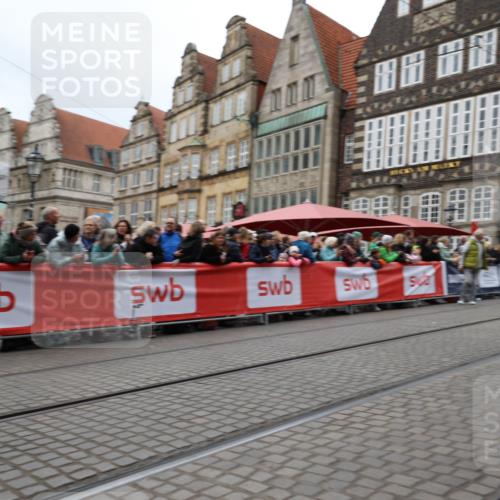 05.10.2025 - 20. swb-Marathon Bremen Yannick Fuchs http://msf.ph/oto/9282000 05.10.2025 12:55:34 Ziel 474, 1443, 1912, 2132, 6444 meine-sportfotos.de
