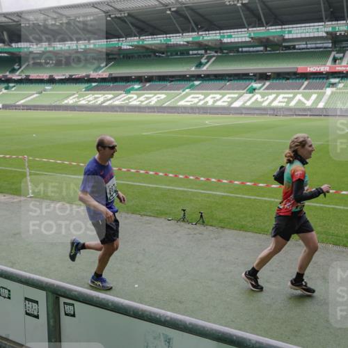 05.10.2025 - 20. swb-Marathon Bremen Michael Burmester http://msf.ph/oto/9282008 05.10.2025 13:05:45 Laufen im Stadion 190, 459, 520, 611, 678, 804, 817, 824, 924, 1023, 1147, 1154, 1228, 1283, 1410, 1455, 1480, 1545, 1610, 1702, 1840, 1867, 1990, 2058, 2187, 2190, 2198, 2199, 2285, 2422, 2437, 2604, 2671, 2698, 2748, 2785, 2902, 2919, 2935, 2980, 3025, 3049, 3317, 3368, 3378, 3380, 3450, 3479, 3799, 3809, 3837, 3853, 4039, 4055, 4207, 4326, 4332, 4376, 4563, 4641, 4643, 4665, 4676, 4766, 4775, 4831, 4855, 4892, 4904, 4983, 5044, 5166, 5176, 5362, 5382, 5693, 5824, 5904, 5945, 6283, 199, 406 meine-sportfotos.de