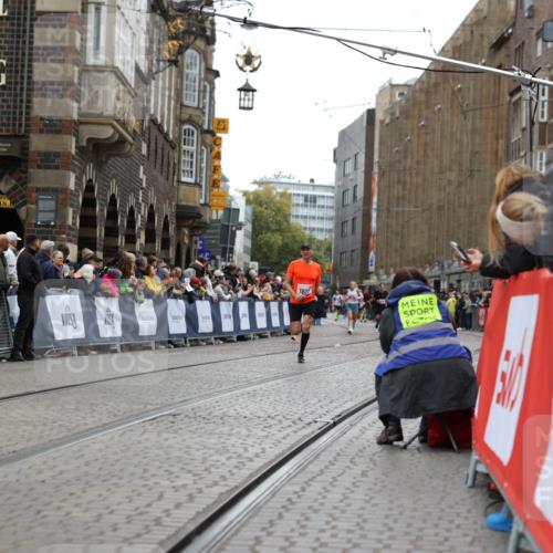 05.10.2025 - 20. swb-Marathon Bremen Yannick Fuchs http://msf.ph/oto/9282017 05.10.2025 12:55:35 Ziel 474, 1443, 1912, 2132, 6444 meine-sportfotos.de