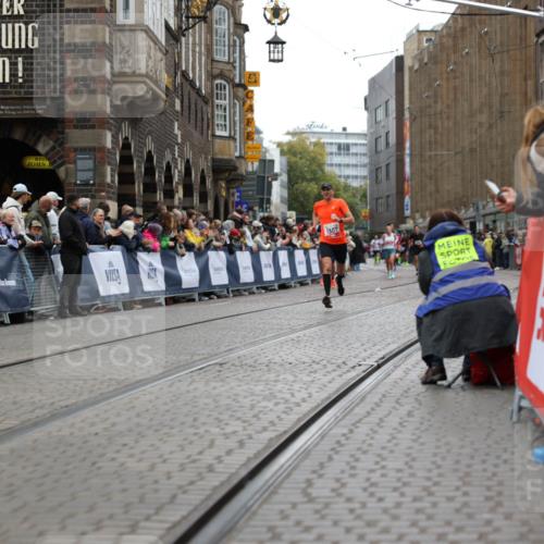 05.10.2025 - 20. swb-Marathon Bremen Yannick Fuchs http://msf.ph/oto/9282033 05.10.2025 12:55:35 Ziel 474, 1443, 1912, 2132, 6444 meine-sportfotos.de