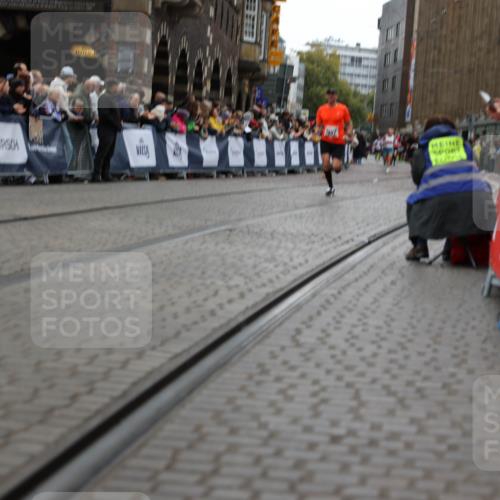 05.10.2025 - 20. swb-Marathon Bremen Yannick Fuchs http://msf.ph/oto/9282062 05.10.2025 12:55:35 Ziel 474, 1443, 1912, 2132, 6444 meine-sportfotos.de
