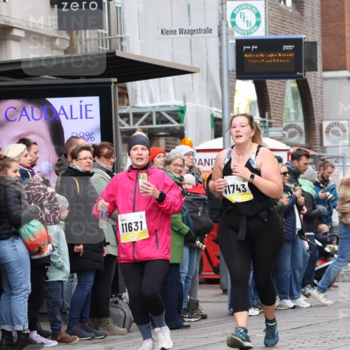 05.10.2025 - 20. swb-Marathon Bremen Strokosch-Dieckow http://msf.ph/oto/9282090 05.10.2025 11:20:46 Ziel 10361, 10362, 10913, 10361, 10362, 10913 meine-sportfotos.de