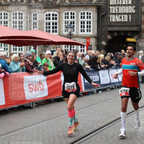 05.10.2025 - 20. swb-Marathon Bremen Yannick Fuchs http://msf.ph/oto/9282140 05.10.2025 12:56:21 Ziel 1379, 1833, 3707 meine-sportfotos.de