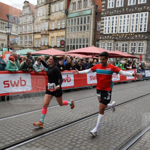 05.10.2025 - 20. swb-Marathon Bremen Yannick Fuchs http://msf.ph/oto/9282208 05.10.2025 12:56:22 Ziel 1379, 1833, 3707 meine-sportfotos.de
