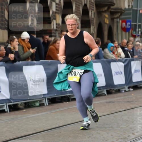 05.10.2025 - 20. swb-Marathon Bremen Strokosch-Dieckow http://msf.ph/oto/9282210 05.10.2025 11:15:27 Ziel 8844, 9767, 9959, 10976, 11112, 11113 meine-sportfotos.de