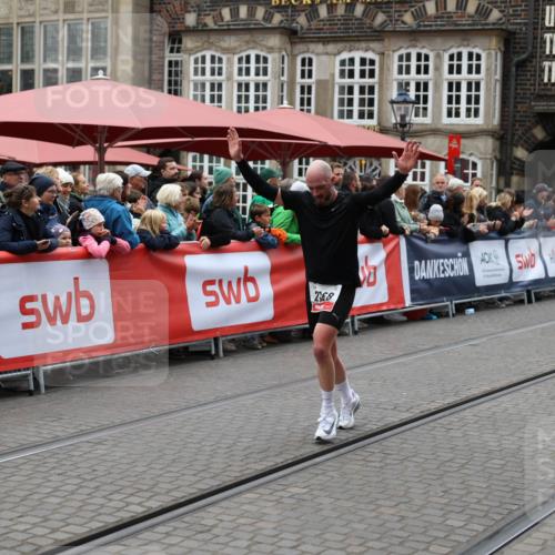 05.10.2025 - 20. swb-Marathon Bremen Yannick Fuchs http://msf.ph/oto/9282275 05.10.2025 12:57:51 Ziel 1088, 2168, 2909, 4635 meine-sportfotos.de