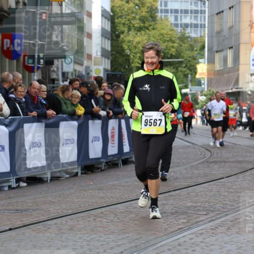 05.10.2025 - 20. swb-Marathon Bremen Strokosch-Dieckow http://msf.ph/oto/9282310 05.10.2025 11:15:35 Ziel 9567, 11112, 11113, 11440 meine-sportfotos.de