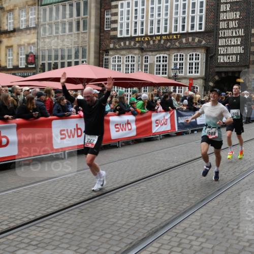05.10.2025 - 20. swb-Marathon Bremen Yannick Fuchs http://msf.ph/oto/9282331 05.10.2025 12:57:51 Ziel 1088, 2168, 2909, 4635 meine-sportfotos.de