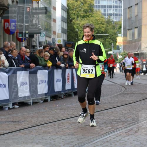 05.10.2025 - 20. swb-Marathon Bremen Strokosch-Dieckow http://msf.ph/oto/9282337 05.10.2025 11:15:35 Ziel 9567, 11112, 11113, 11440 meine-sportfotos.de