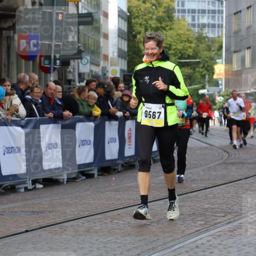 05.10.2025 - 20. swb-Marathon Bremen Strokosch-Dieckow http://msf.ph/oto/9282382 05.10.2025 11:15:36 Ziel 9567, 11440 meine-sportfotos.de