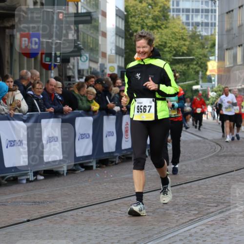 05.10.2025 - 20. swb-Marathon Bremen Strokosch-Dieckow http://msf.ph/oto/9282406 05.10.2025 11:15:36 Ziel 9567, 11440 meine-sportfotos.de