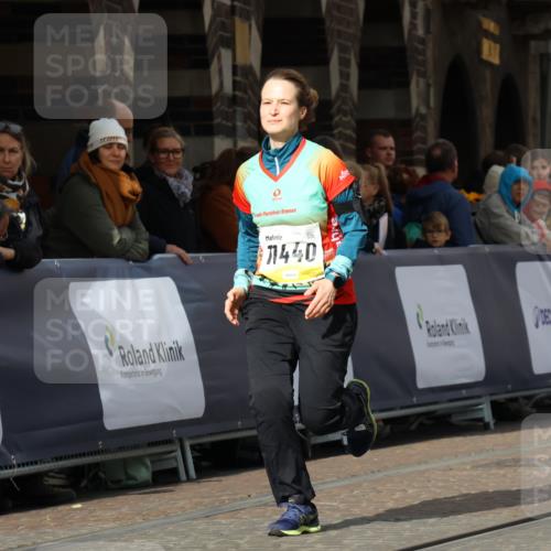 05.10.2025 - 20. swb-Marathon Bremen Strokosch-Dieckow http://msf.ph/oto/9282497 05.10.2025 11:15:40 Ziel 9567, 11440 meine-sportfotos.de