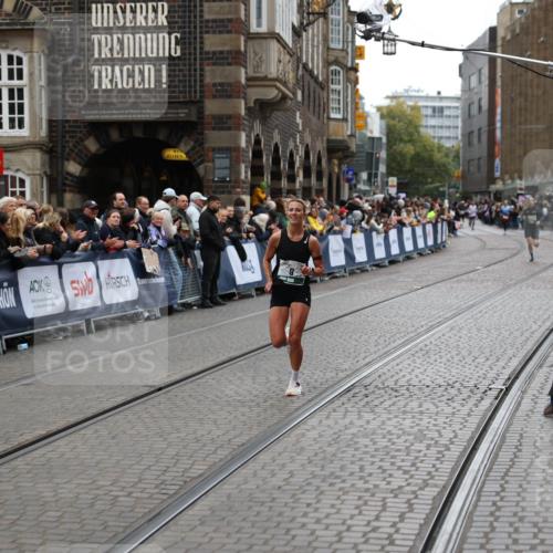 05.10.2025 - 20. swb-Marathon Bremen Yannick Fuchs http://msf.ph/oto/9282545 05.10.2025 12:57:56 Ziel 9, 1088, 2168, 2909 meine-sportfotos.de