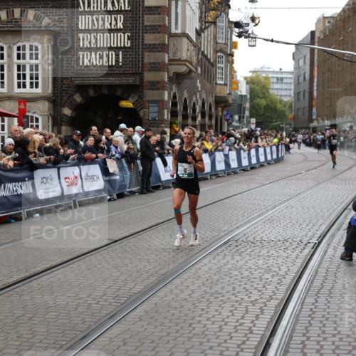 05.10.2025 - 20. swb-Marathon Bremen Yannick Fuchs http://msf.ph/oto/9282565 05.10.2025 12:57:56 Ziel 9, 1088, 2168, 2909 meine-sportfotos.de