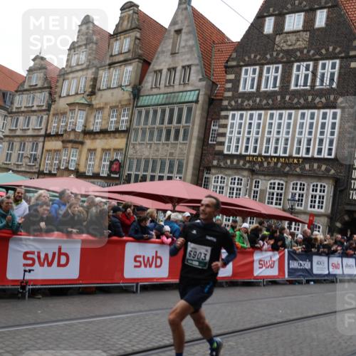 05.10.2025 - 20. swb-Marathon Bremen Yannick Fuchs http://msf.ph/oto/9282629 05.10.2025 12:58:02 Ziel 9, 6903 meine-sportfotos.de