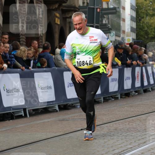 05.10.2025 - 20. swb-Marathon Bremen Strokosch-Dieckow http://msf.ph/oto/9282692 05.10.2025 11:15:59 Ziel 8476, 10355, 10831, 10846, 11375 meine-sportfotos.de