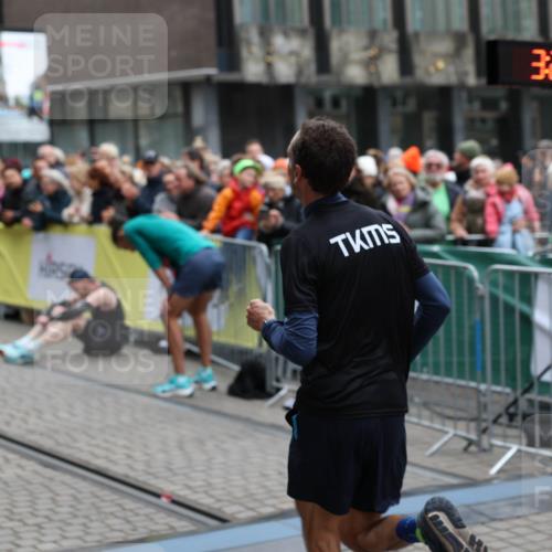 05.10.2025 - 20. swb-Marathon Bremen Yannick Fuchs http://msf.ph/oto/9282704 05.10.2025 12:58:04 Ziel 9, 6903 meine-sportfotos.de