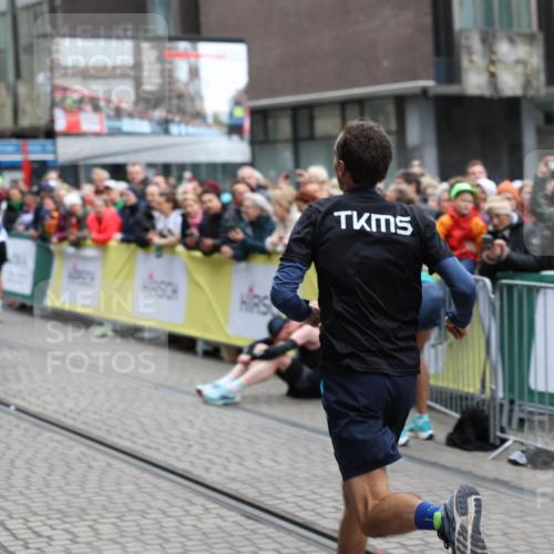 05.10.2025 - 20. swb-Marathon Bremen Yannick Fuchs http://msf.ph/oto/9282714 05.10.2025 12:58:04 Ziel 9, 6903 meine-sportfotos.de