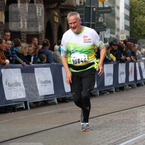 05.10.2025 - 20. swb-Marathon Bremen Strokosch-Dieckow http://msf.ph/oto/9282716 05.10.2025 11:15:59 Ziel 8476, 10355, 10831, 10846, 11375 meine-sportfotos.de