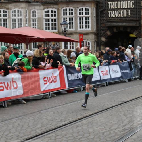 05.10.2025 - 20. swb-Marathon Bremen Yannick Fuchs http://msf.ph/oto/9282836 05.10.2025 12:59:08 Ziel 3435, 5470, 5495, 8053 meine-sportfotos.de