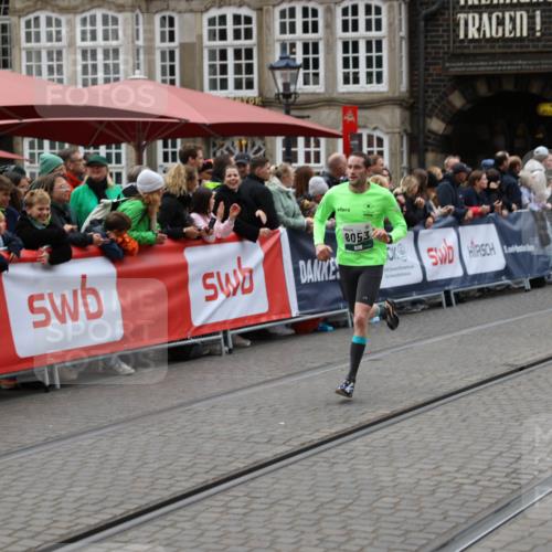05.10.2025 - 20. swb-Marathon Bremen Yannick Fuchs http://msf.ph/oto/9282843 05.10.2025 12:59:09 Ziel 3435, 4664, 5470, 5495, 8053 meine-sportfotos.de